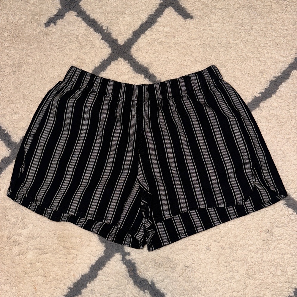 Brandy Melville Black and white shorts